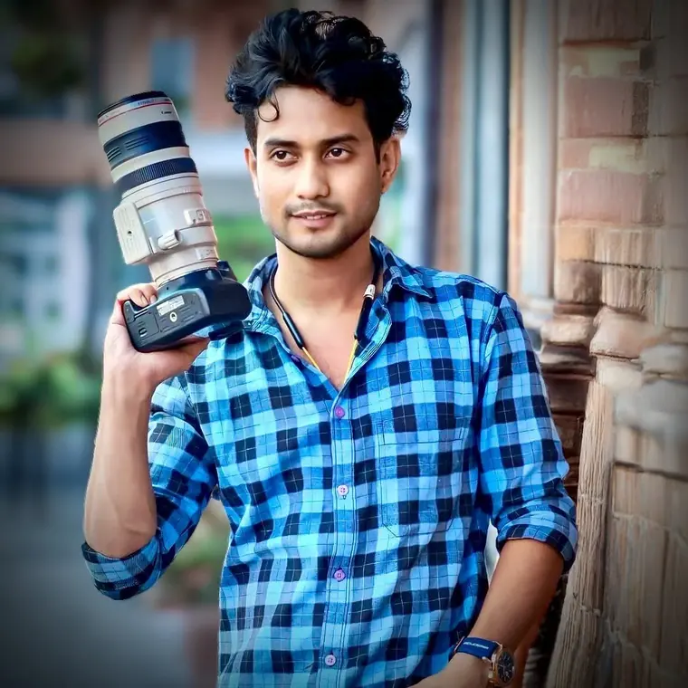 The photographer behind Candid Frame Studio, on location with his camera